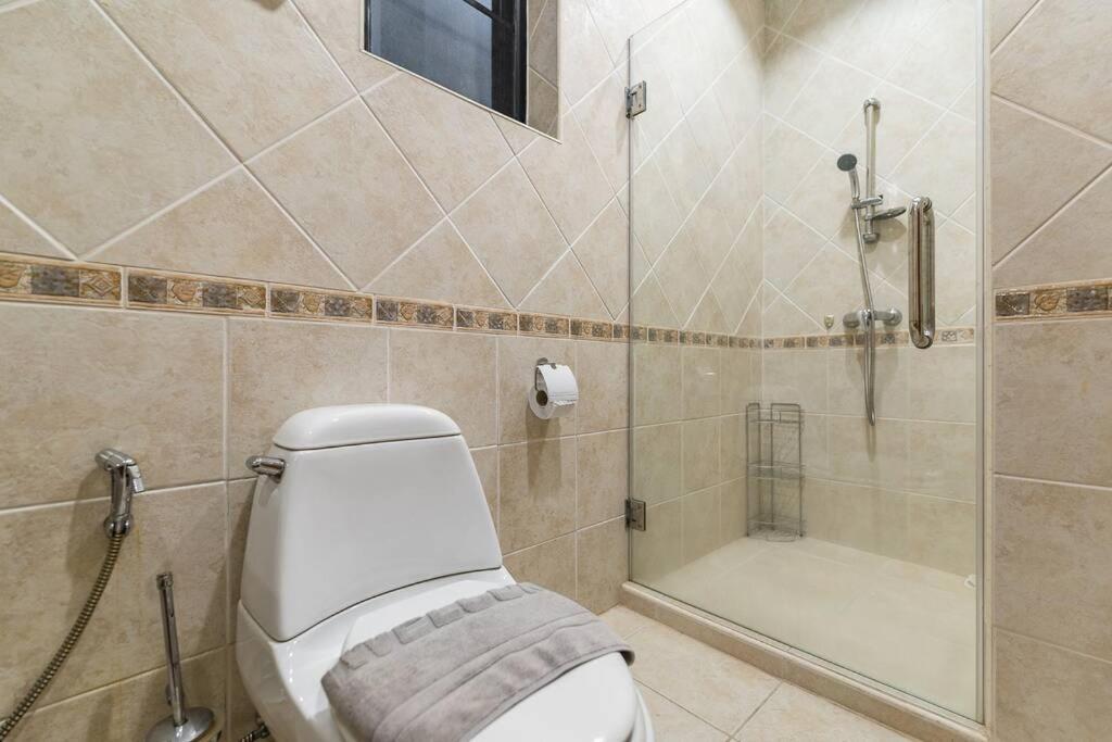 Anb Poolvilla 3Br Walk Private Beach In Pratamnak Pattaya Εξωτερικό φωτογραφία