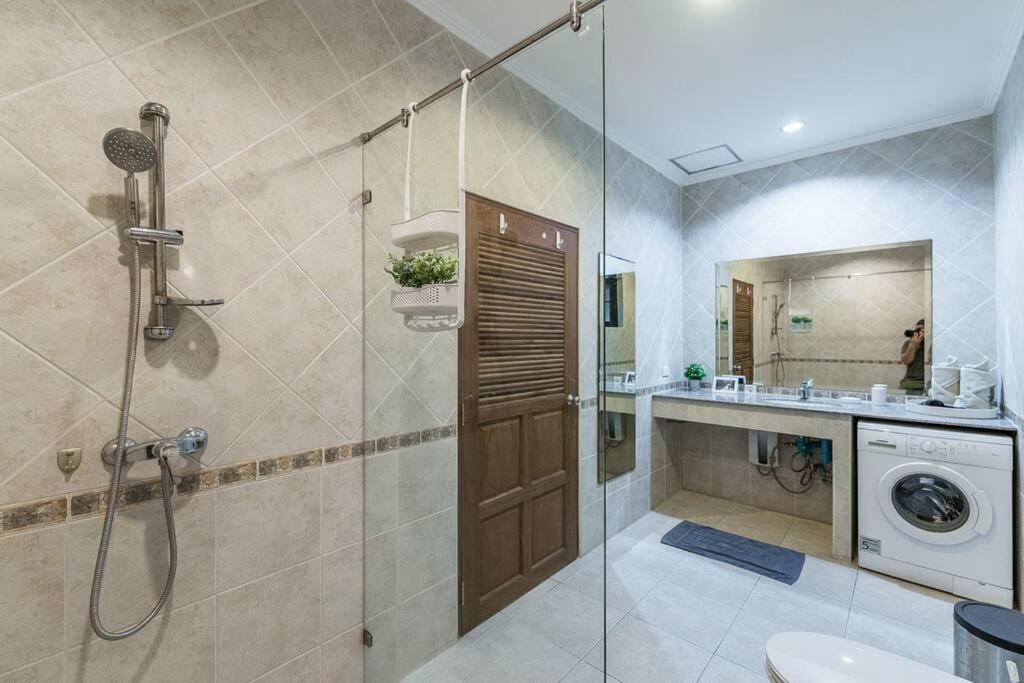 Anb Poolvilla 3Br Walk Private Beach In Pratamnak Pattaya Εξωτερικό φωτογραφία